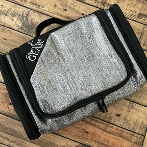 Glam'r Gear Hanging Travel Cosmetics Bag